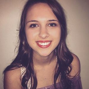 Meet your Posher, Caitlin